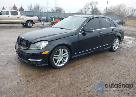 2012 Mercedes-Benz C 300 Luxury 4Matic/Sport 4Matic from USA, damaged, VIN WDDGF8BB5CA615044